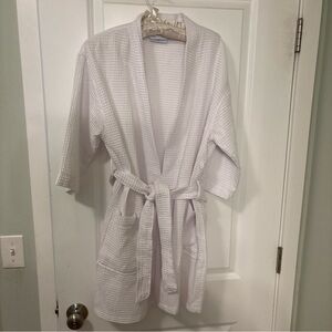 Turquaz sz L White Waffle Weave Thigh Length Tie Front Cotton/Poly Blend Robe